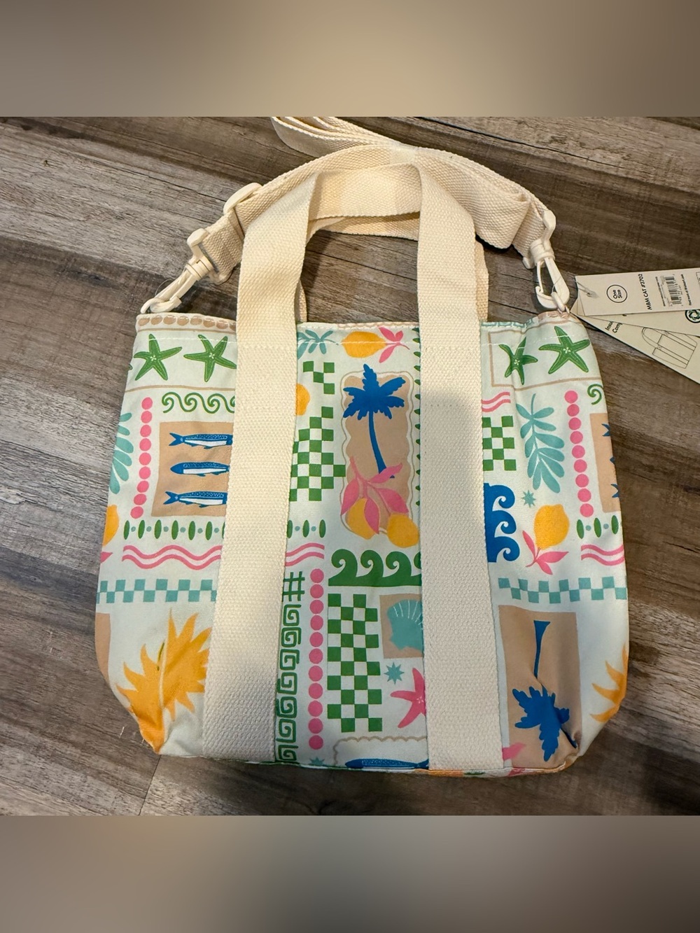 No boundaries beach bag
